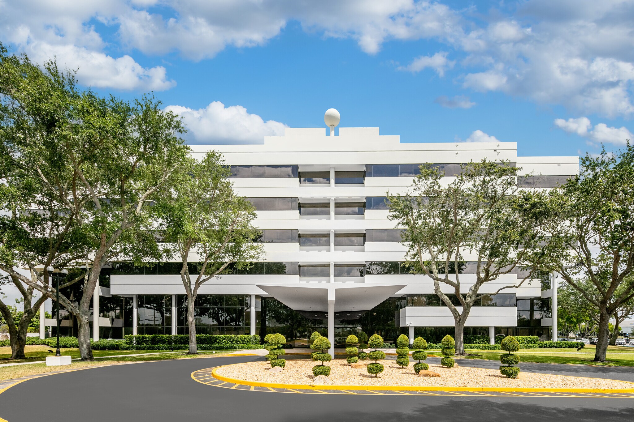 1901 W Cypress Creek Rd, Fort Lauderdale, FL à louer Photo de l’immeuble– Image 1 sur 9