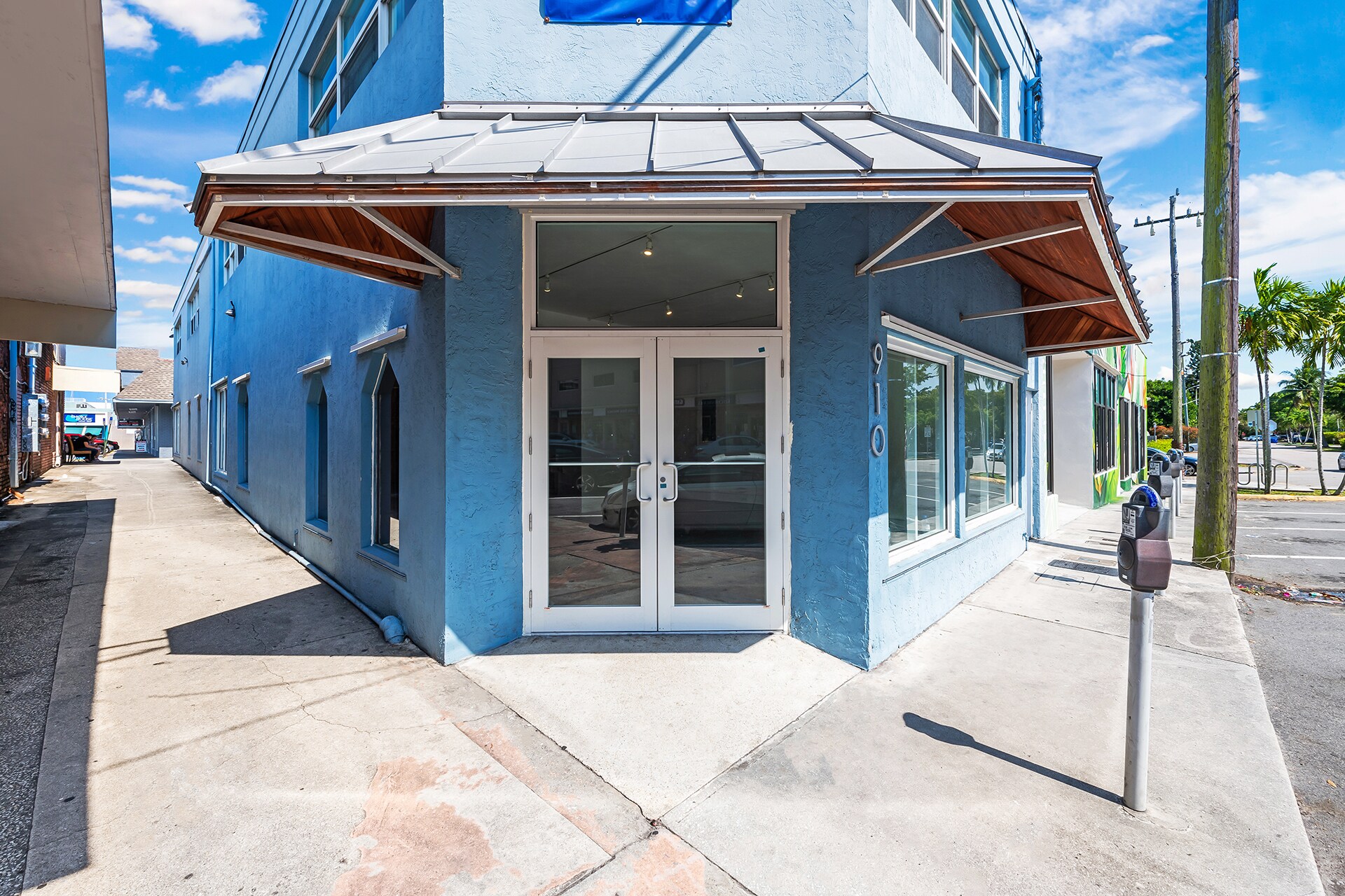 910 NE 19th Ave, Fort Lauderdale, FL à vendre Photo principale– Image 1 sur 18