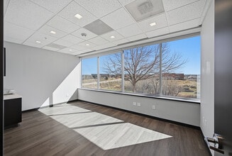 630 Plaza Dr, Highlands Ranch, CO à louer Photo intérieure– Image 2 sur 12