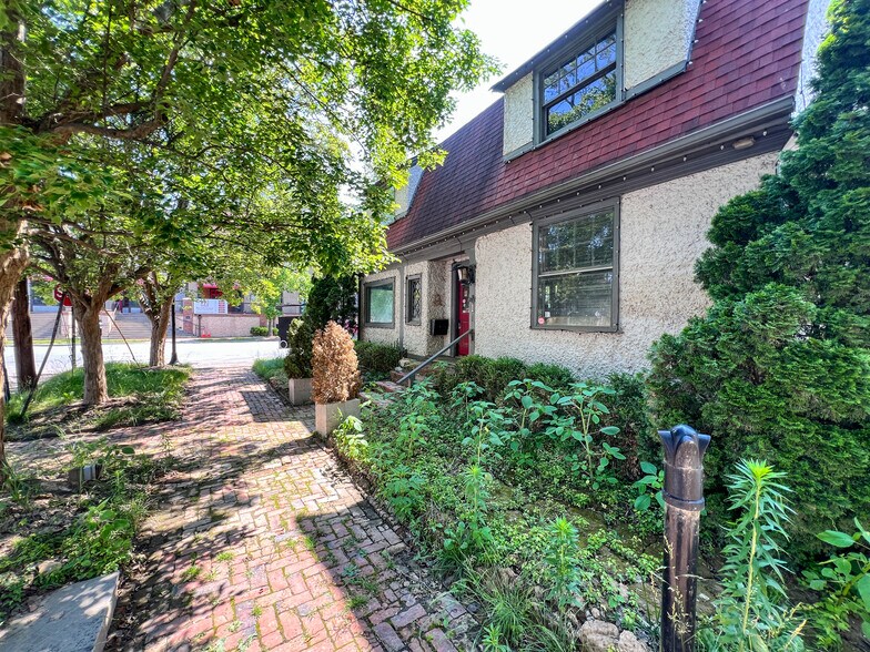 1 Swan St, Asheville, NC à vendre - Photo de l’immeuble – Image 3 sur 42