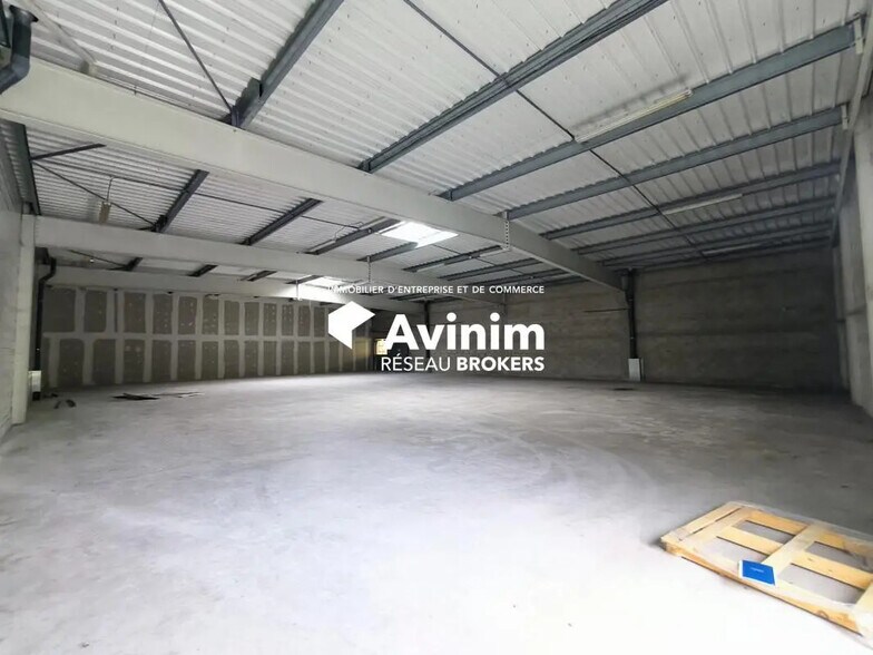 Industriel/Logistique dans Dadonville à louer - Photo de l’immeuble – Image 1 sur 3