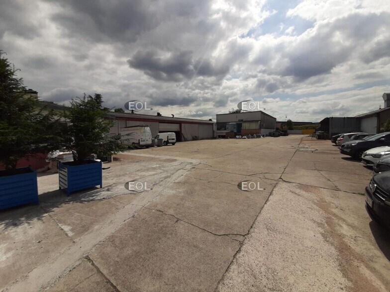 Industriel/Logistique dans Montgeron à vendre - Photo de l’immeuble – Image 2 sur 21