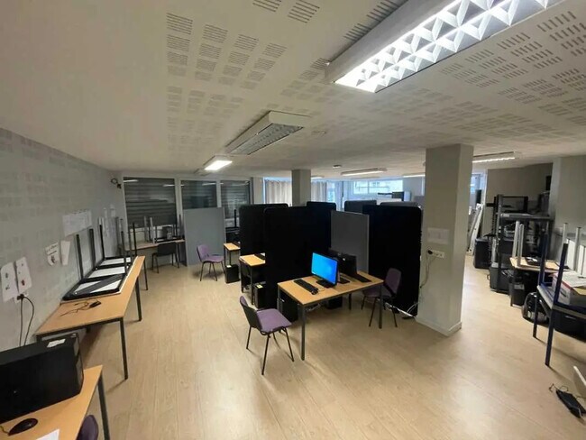 Plus de détails pour Bureau à louer