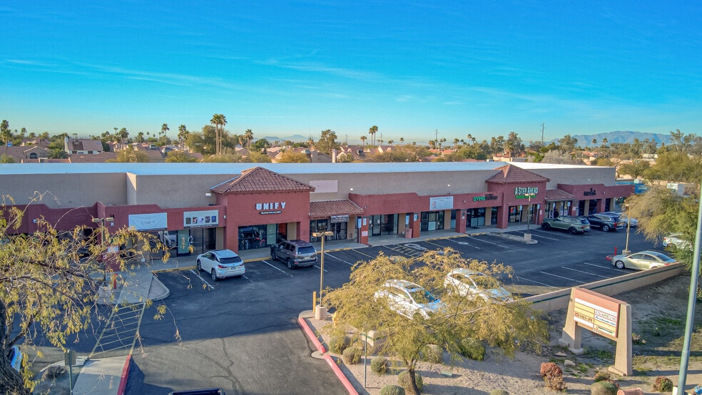 4221 E Chandler Blvd, Phoenix, AZ à louer - Photo principale – Image 1 sur 15