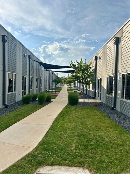 4318 De Zavala Rd, San Antonio, TX à vendre - Photo de l’immeuble – Image 1 sur 41