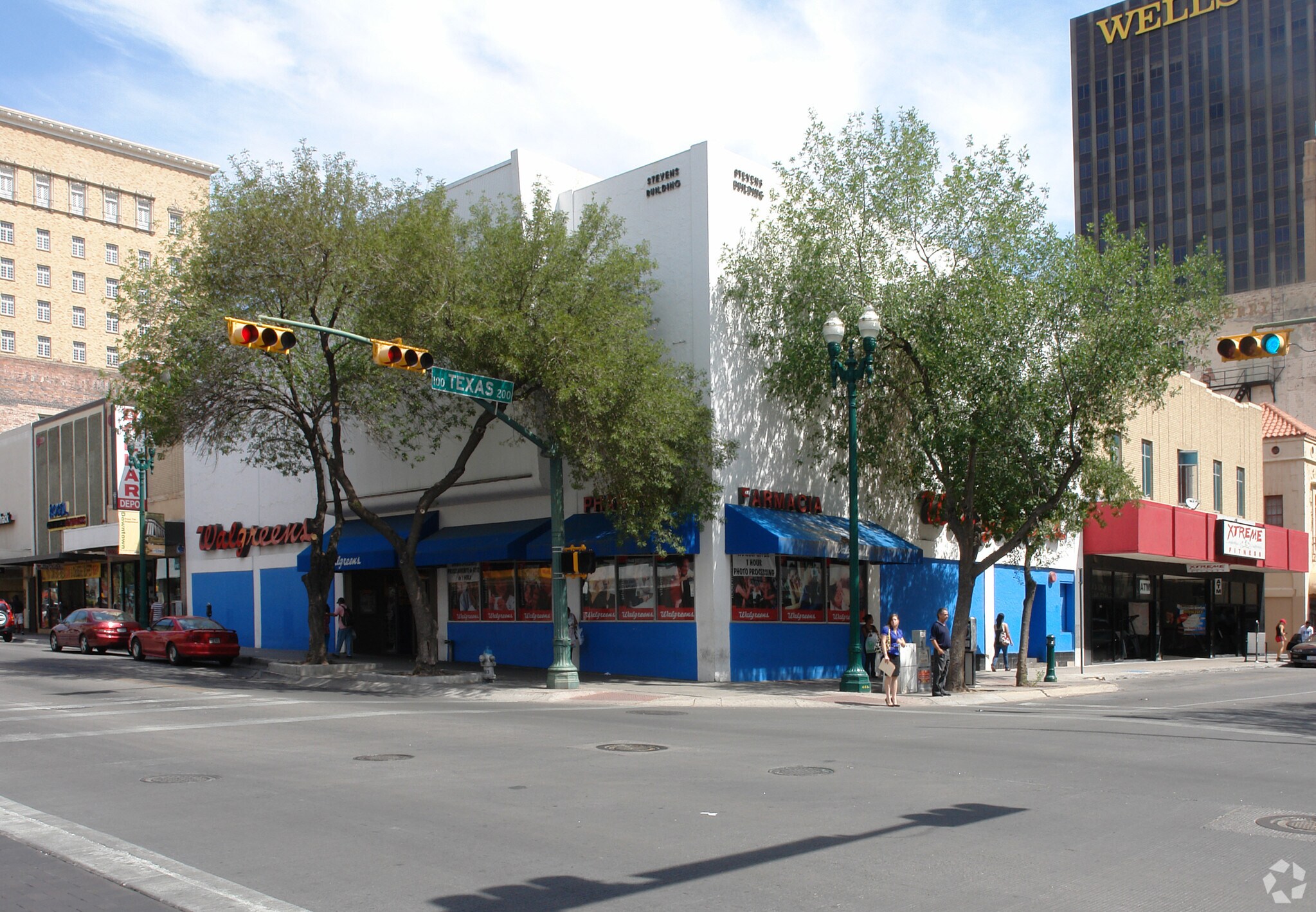 200 N Mesa St, El Paso, TX à louer Photo principale– Image 1 sur 3