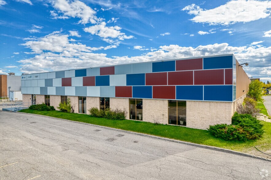 4115 72nd Ave SE, Calgary, AB à louer - Photo de l’immeuble – Image 3 sur 8