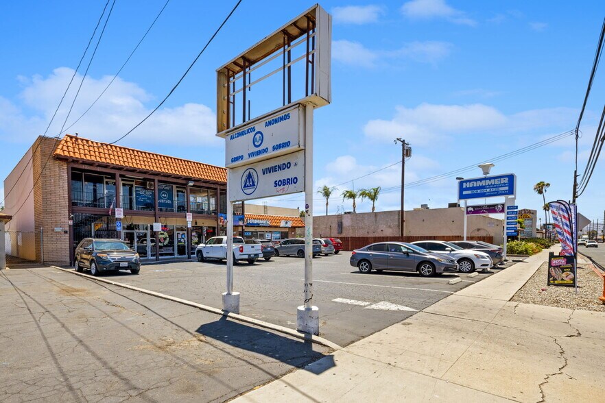2705 Del Rosa Avenue North, San Bernardino, CA à louer - Photo de l’immeuble – Image 2 sur 18