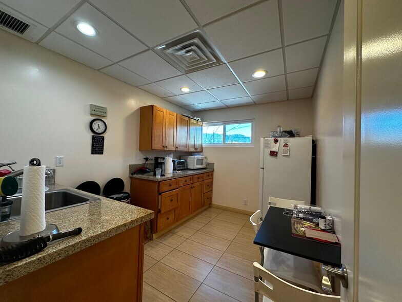 3909 Ocean View Blvd, Montrose, CA à louer - Photo de l’immeuble – Image 3 sur 6