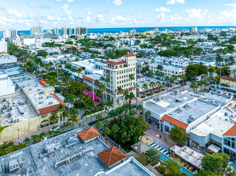 846 Lincoln Rd, Miami Beach, FL à louer - Photo de l’immeuble – Image 3 sur 6