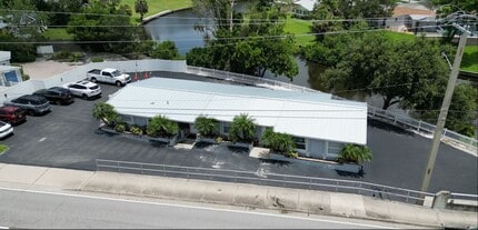 2535 Bee Ridge Rd, Sarasota, FL à louer Photo de l’immeuble– Image 2 sur 15