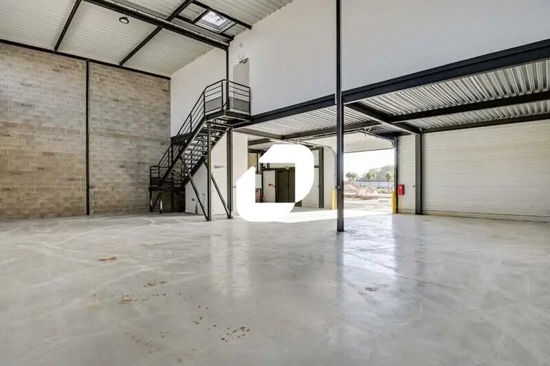 Local d’activités dans Marcoussis à louer - Photo intérieure – Image 2 sur 12