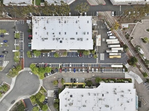 7740 Kenamar Ct, San Diego, CA à louer Photo de l’immeuble– Image 2 sur 2