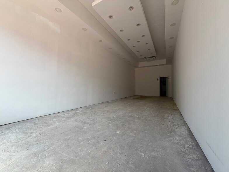 4025-4049 Laconia Ave, Bronx, NY à louer - Photo de l’immeuble – Image 2 sur 5