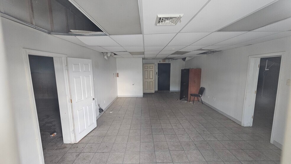 4921 W 5th Ave, Gary, IN à louer - Photo de l’immeuble – Image 2 sur 13