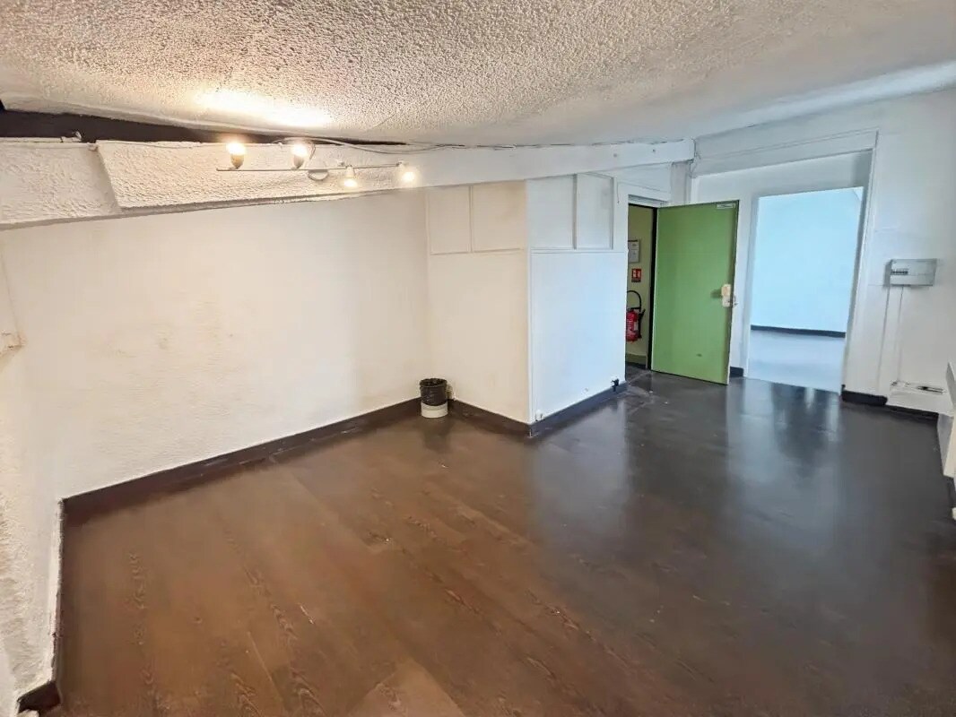 Bureau dans Paris à louer Photo de l’immeuble– Image 1 sur 7