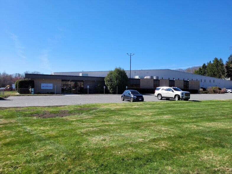 100 Hartwell St, West Boylston, MA à louer - Photo de l’immeuble – Image 1 sur 6