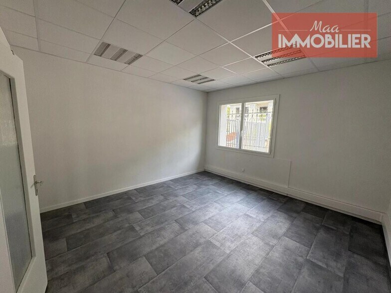 Bureau dans Firminy à louer - Photo intérieure – Image 3 sur 7