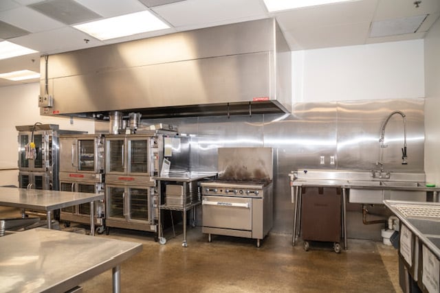 1930 W Bluemound Rd, Waukesha, WI à louer Photo intérieure– Image 1 sur 11