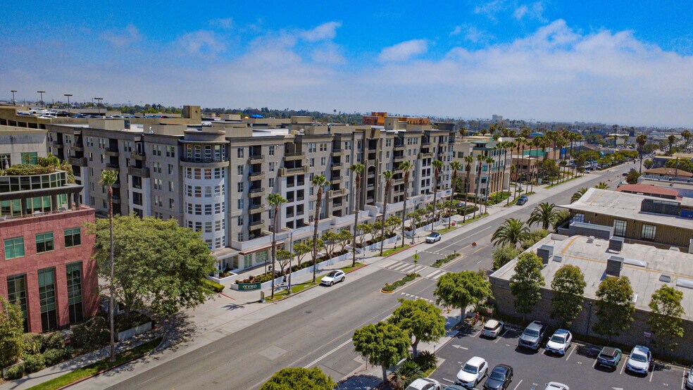 2200 Colorado Ave, Santa Monica, CA à louer - Photo de l’immeuble – Image 2 sur 4