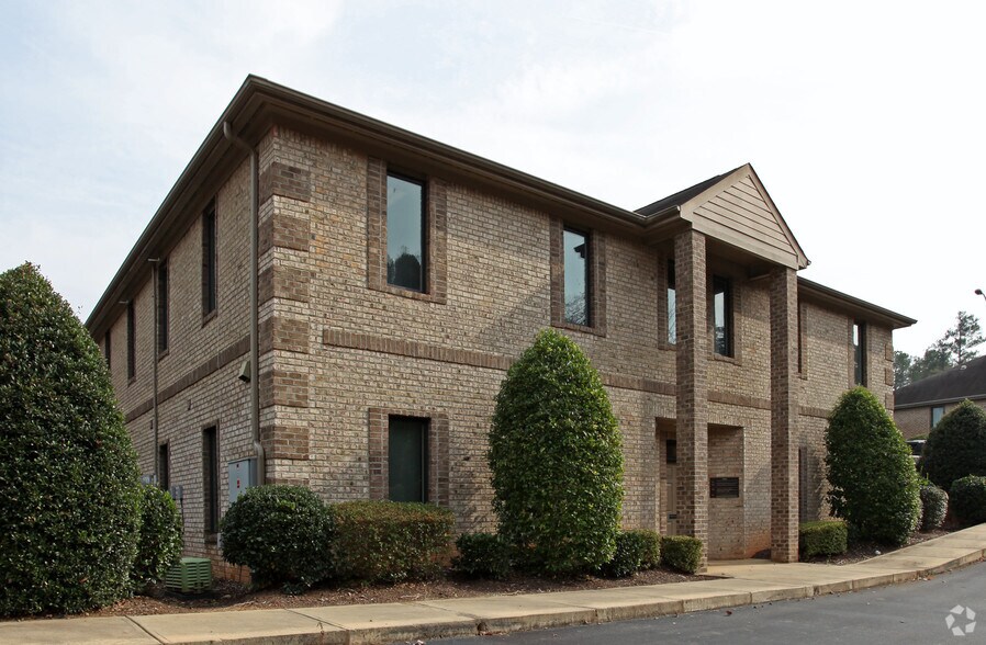 1300 SE Maynard Rd, Cary, NC à vendre - Photo principale – Image 1 sur 5