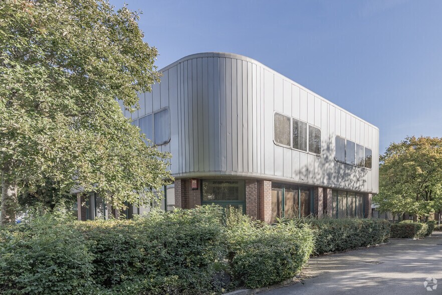 Dorcan Complex, Swindon à vendre - Photo de l’immeuble – Image 2 sur 2