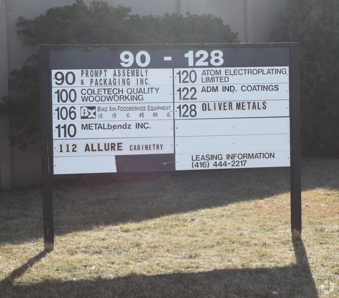 90 Production Dr, Toronto, ON à louer - Photo de l’immeuble – Image 2 sur 10