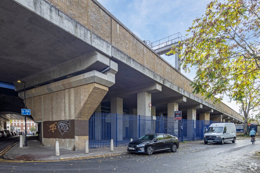 203-204A Virgil St, Londres à louer - Photo principale – Image 1 sur 2