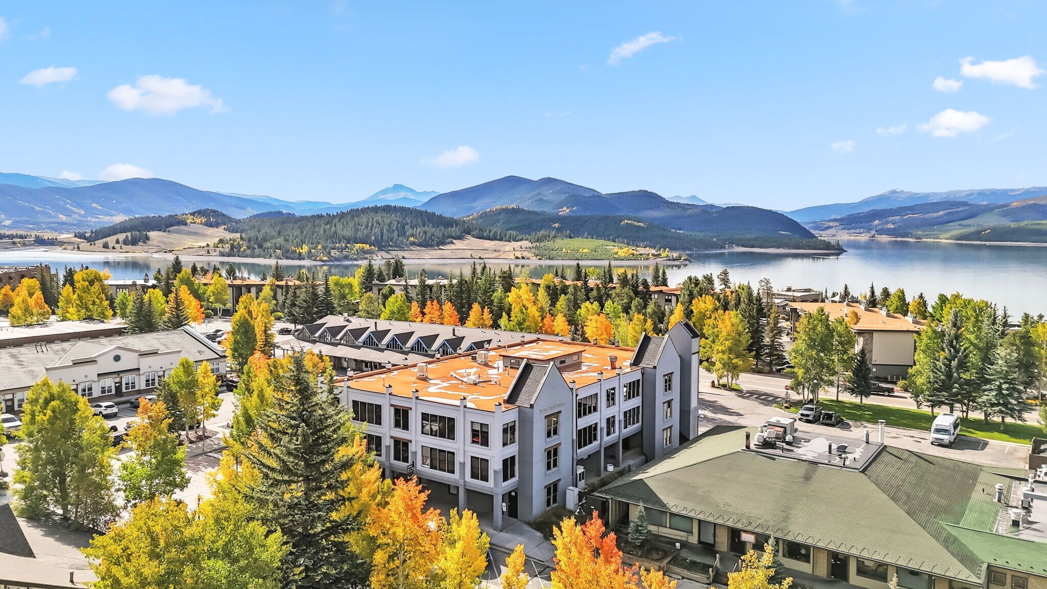 114 Village Pl, Dillon, CO à vendre Photo principale– Image 1 sur 37