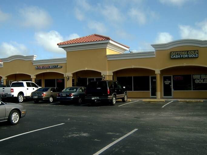 615 Beville Rd, South Daytona, FL à louer - Photo de l’immeuble – Image 1 sur 27