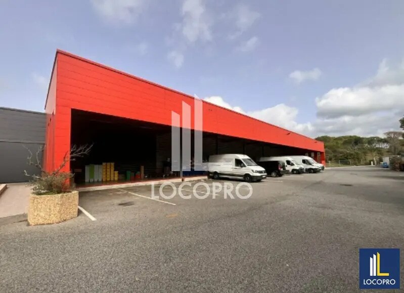 Industriel/Logistique dans Fréjus à louer Photo de l’immeuble– Image 1 sur 7