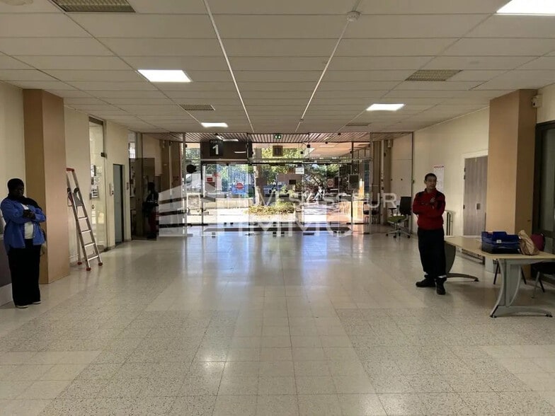 Bureau dans Cergy à louer - Hall d’entrée – Image 3 sur 6