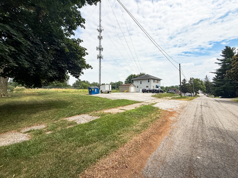 2602 Cass St, Fort Wayne, IN à vendre - Photo de l’immeuble – Image 2 sur 15