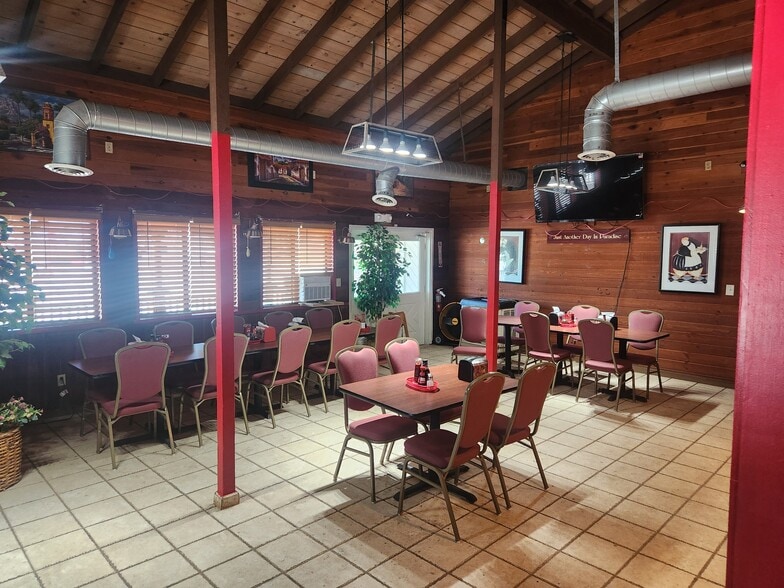 7998 W Highway 12, Wallace, CA à vendre - Photo intérieure – Image 2 sur 5
