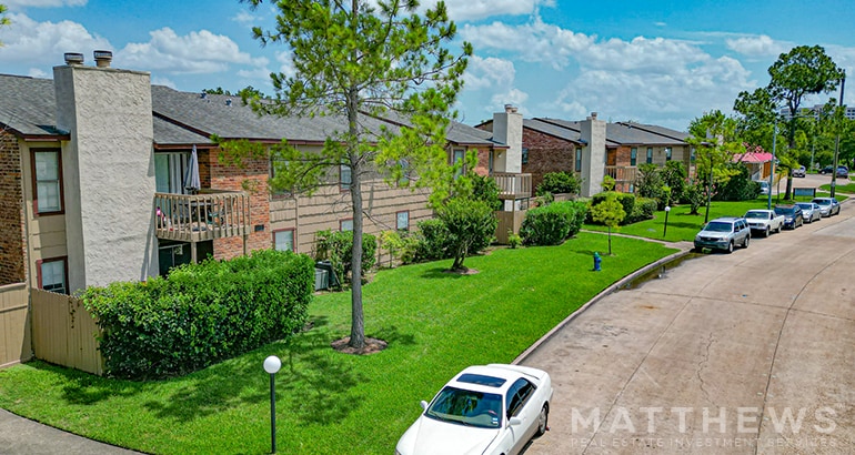 9101 Country Creek Dr, Houston, TX à vendre Photo principale– Image 1 sur 4