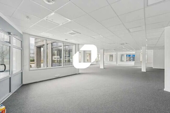 Plus de détails pour 23 Allée Des Impressionnistes, Villepinte - Bureau à louer
