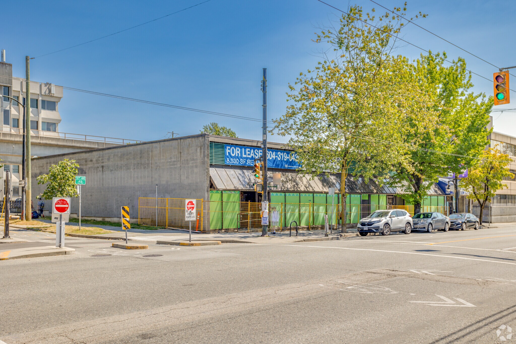 2606 Commercial Dr, Vancouver, BC à louer Photo principale– Image 1 sur 3