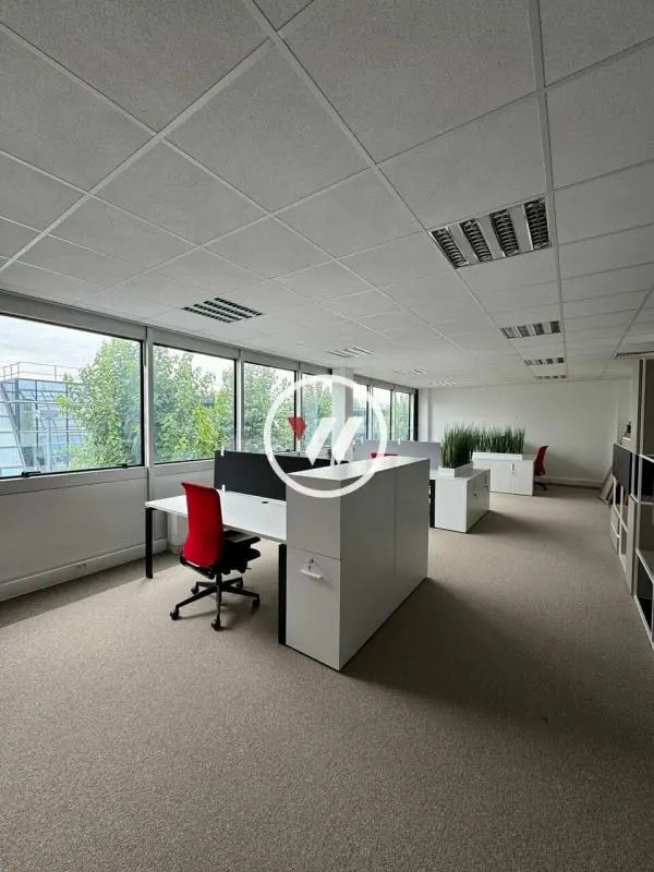 Bureau dans Roissy-en-France à vendre Photo de l’immeuble– Image 1 sur 12
