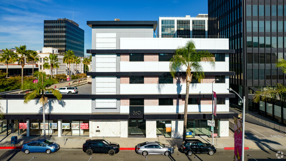 360 N Bedford Dr, Beverly Hills, CA à louer - Photo de l’immeuble – Image 2 sur 8