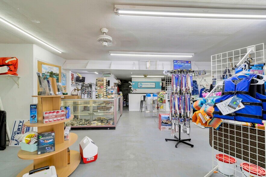 13050 U.S. 190 hwy, Onalaska, TX à vendre - Photo de l’immeuble – Image 3 sur 36