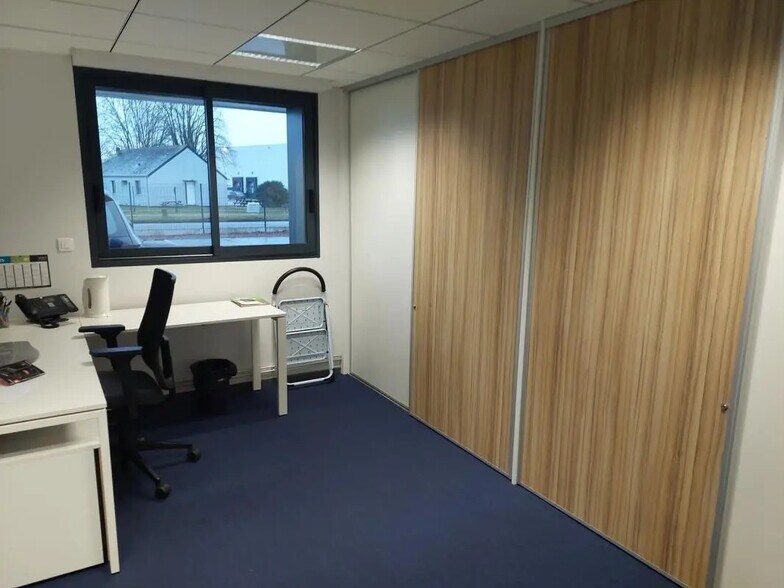 Local d’activités dans Saint-Jacques-de-la-Lande à louer - Photo intérieure – Image 2 sur 6