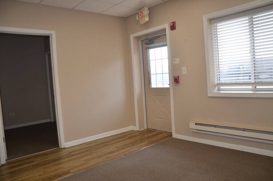 181 Wolf St, Yorkville, IL à vendre - Photo de l’immeuble – Image 2 sur 36