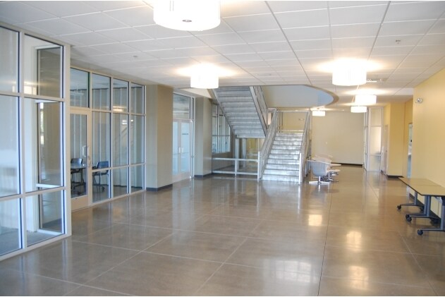 1 Grand Ave, San Luis Obispo, CA à louer - Hall d’entrée – Image 2 sur 13