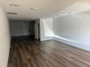 8229 Sr-52, Port Richey, FL à louer Photo intérieure– Image 1 sur 5