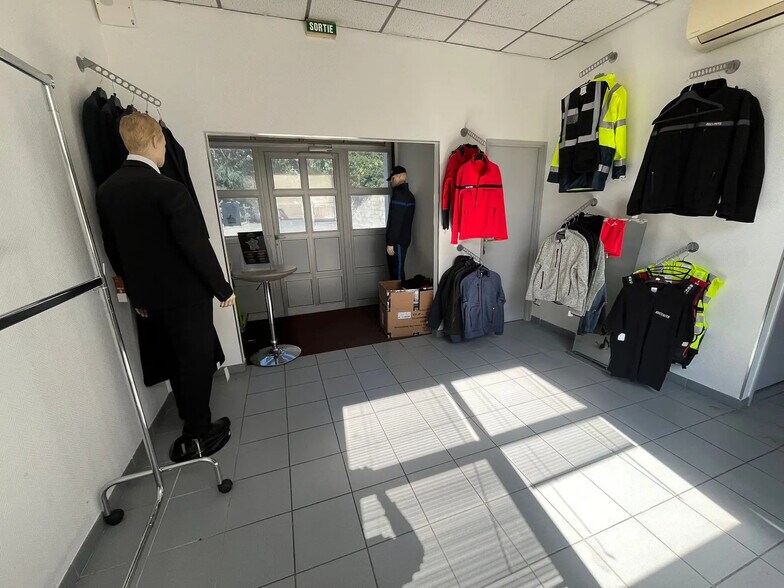Bureau dans Marseille à louer - Photo de l’immeuble – Image 3 sur 8