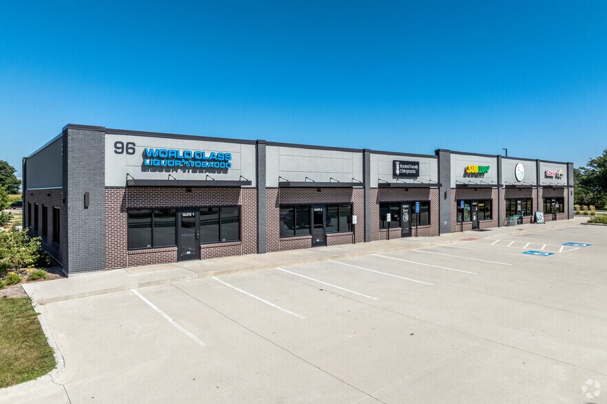 96 Paine Cir, Bondurant, IA à louer - Photo de l’immeuble – Image 1 sur 7