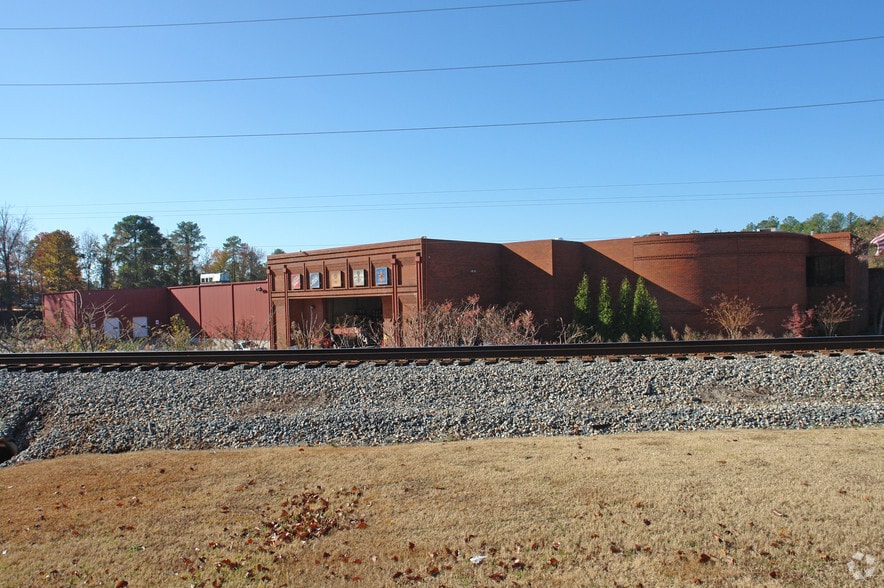1375 Beverage Dr, Stone Mountain, GA à louer - Photo principale – Image 1 sur 5