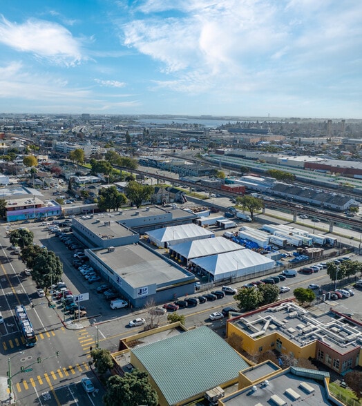 1301 30th Ave, Oakland, CA à vendre - Photo de l’immeuble – Image 3 sur 4