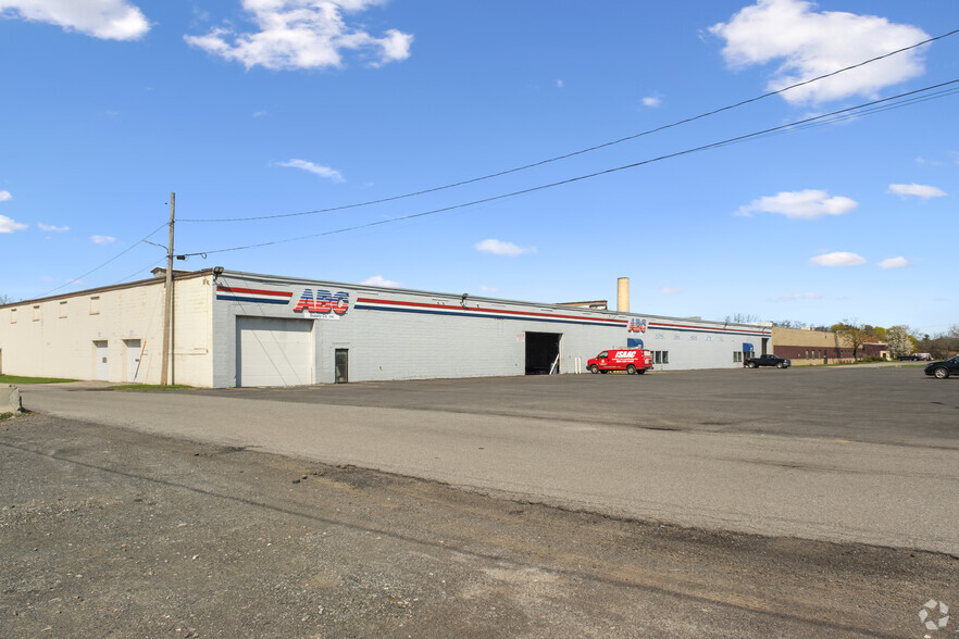 1450 Lyell Ave, Rochester, NY à louer - Photo principale – Image 1 sur 12