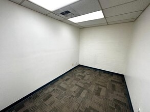 5558 California Ave, Bakersfield, CA à louer Photo intérieure– Image 1 sur 4